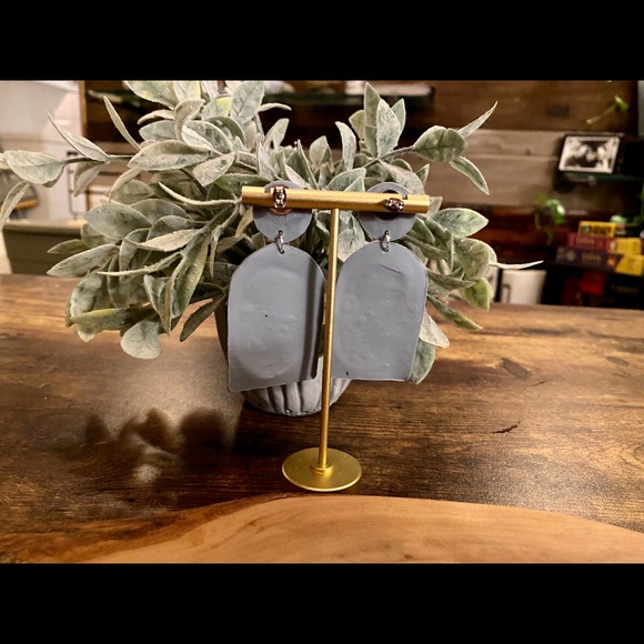 Handmade Abstract Face Clay Polymer Earrings-Grey - Picture 5 of 7